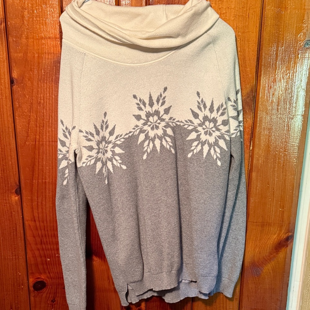 Tommy Hilfiger Gray and Cream Women's Sweater